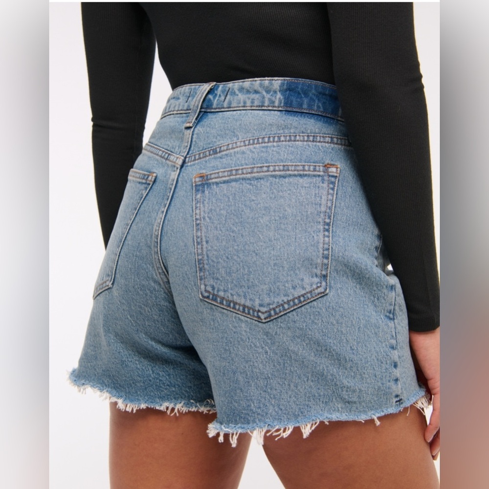 Abercrombie & Fitch Curve Love High Rise Dad Short